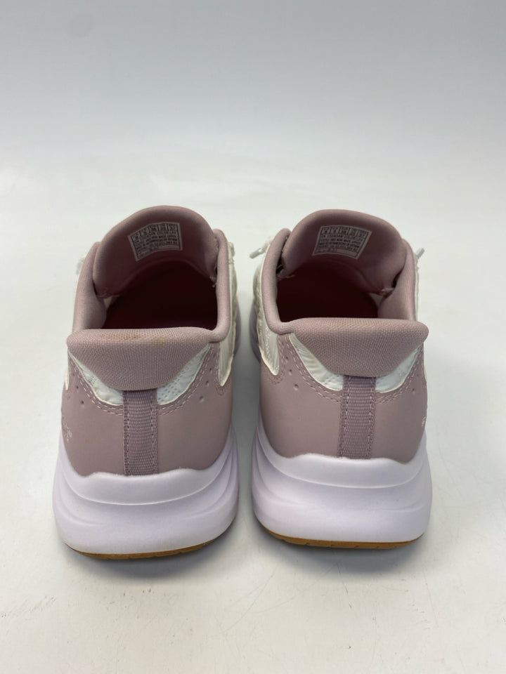Skechers  Size 8 White Blush Sneakers