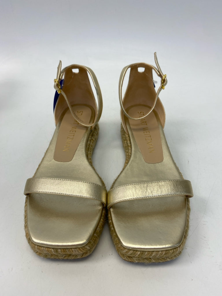 Stuart Weitzman  Size 8 Gold Sandals