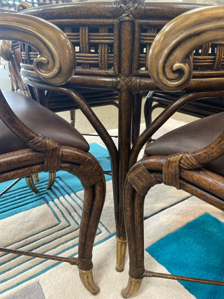 Brown/Clear Table