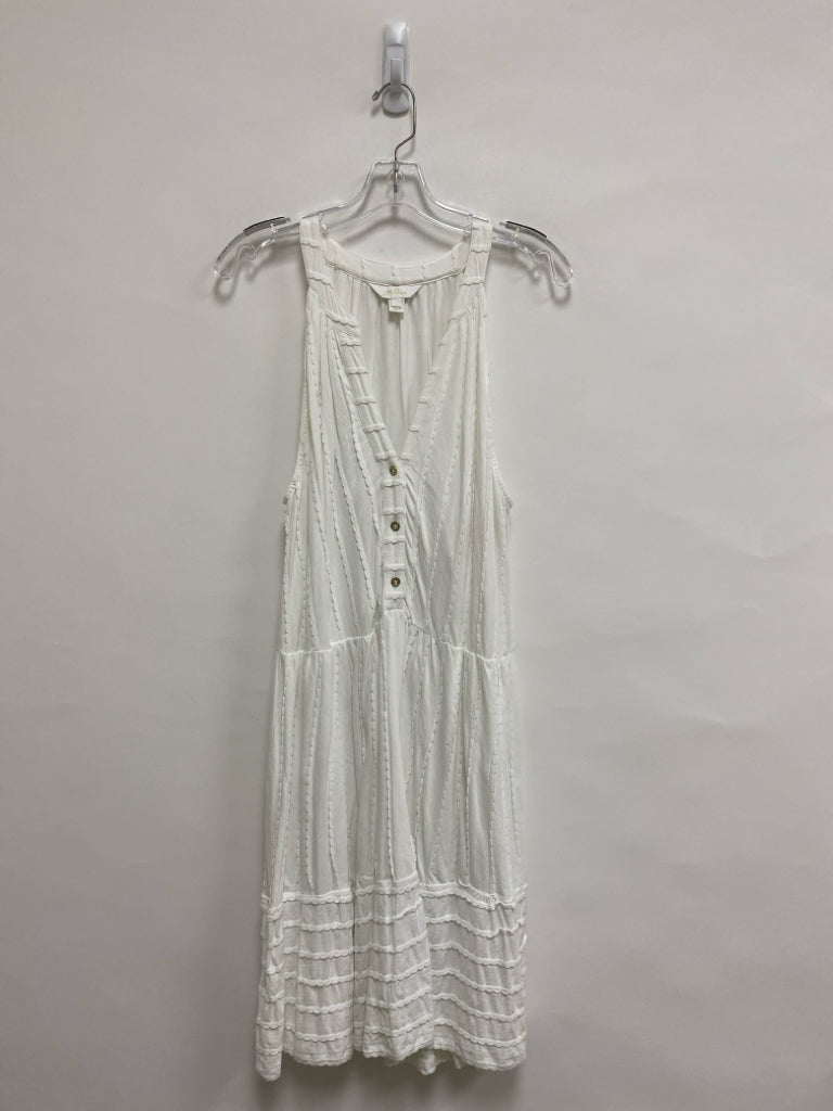 LILLY PULITZER Size L White Scalloped Sleeveless Ladies Dress
