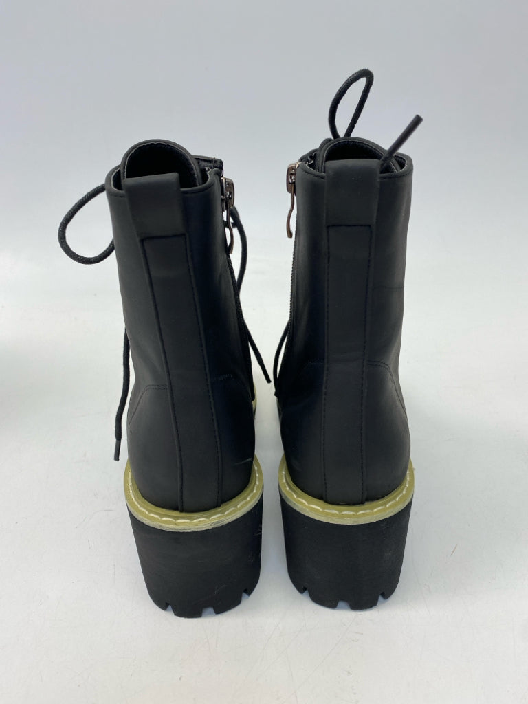 NWOT Corkys US Shoe Size 7 Black Lace-up Boots