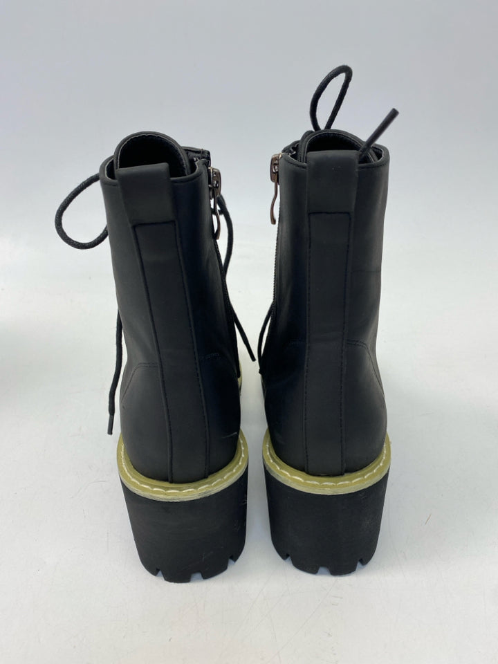 NWOT Corkys US Shoe Size 7 Black Lace-up Boots