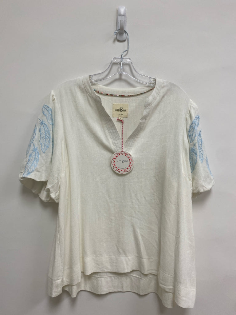 NWT Umgee Size M Cream Powder Blue Embroidered Puff Sleeve Ladies Top