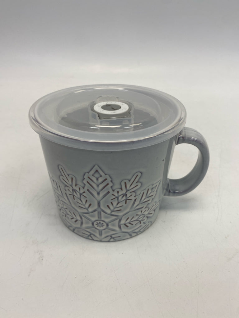 NWT White Ceramic Winter