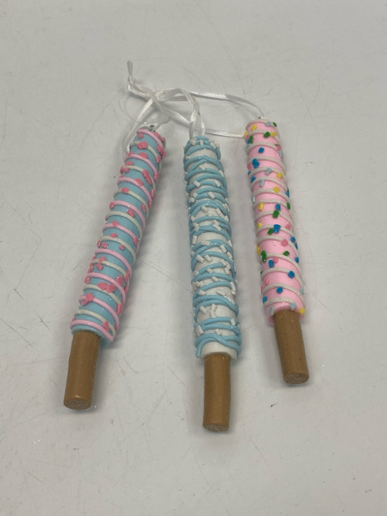 Pink/Blue Ornaments