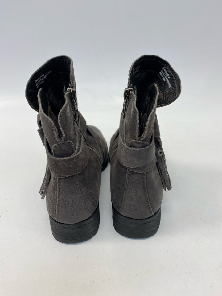 Born US Shoe Size 8 Gray Distressed Leather Boots