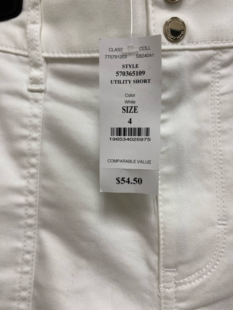 NWT Wht House/Blk Mkt Size 4 White Ladies Shorts