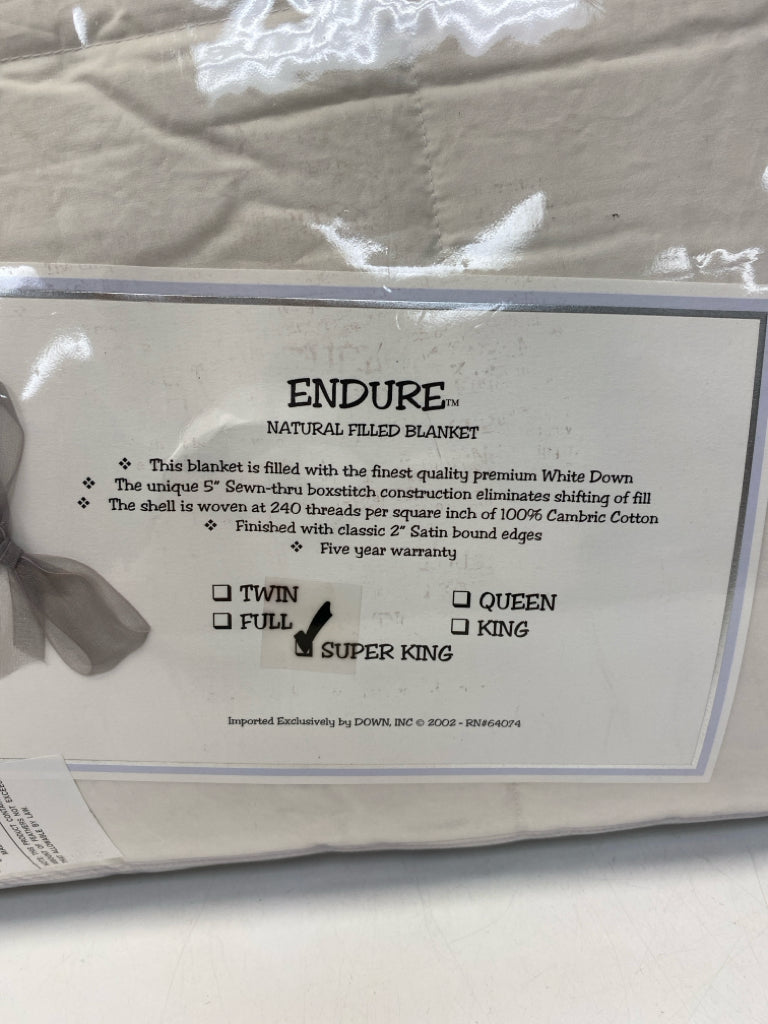 NEW/PKG White Blanket