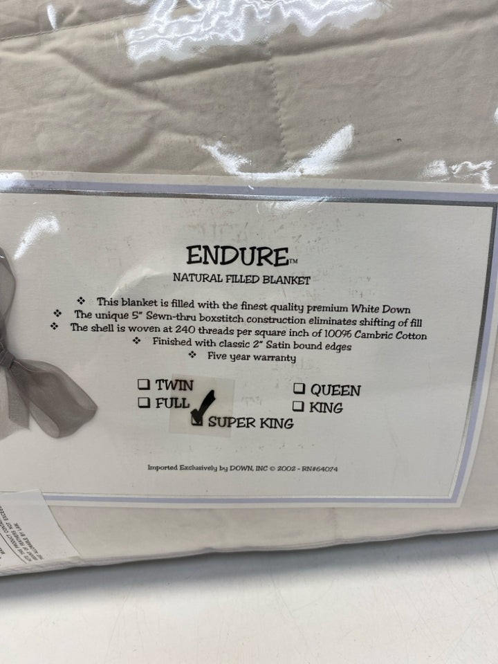 NEW/PKG White Blanket