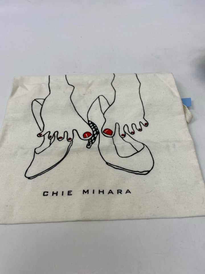 NWOT Chie Mihara  Size 39.5 Black White Sandals