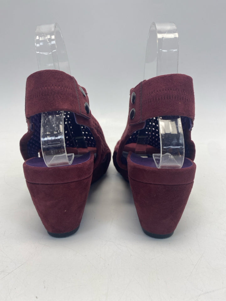 Vaneli US Shoe Size 9 Burgundy Perforated Flats