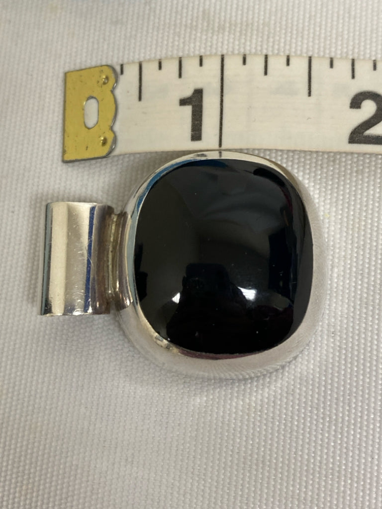 Silver Black Oval(s) Pendant