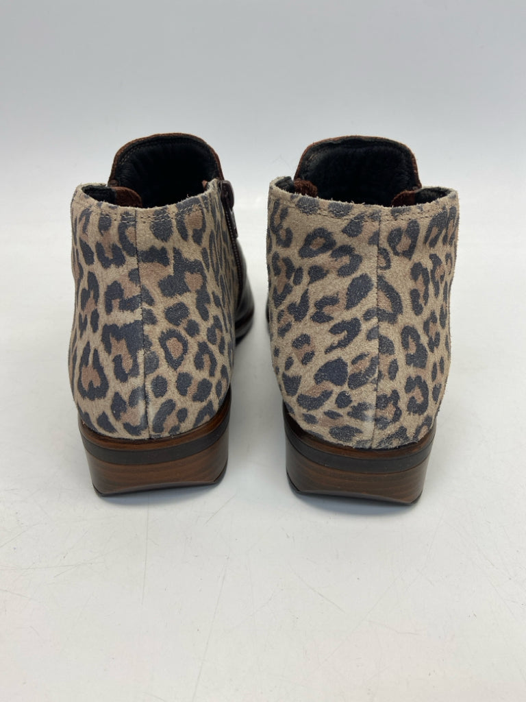 NWOT Naot  Size 40 Dark Brown Tan/Blk Animal Print Boots
