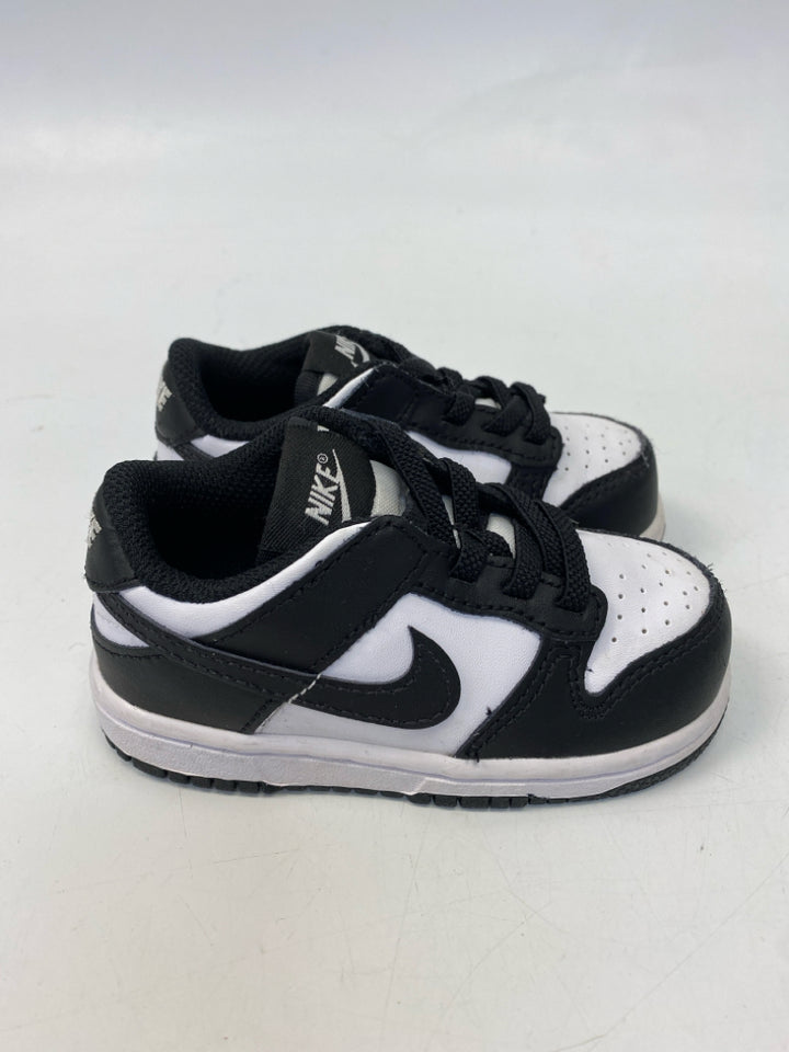 Nike SIZE 6 White Black Boy&
