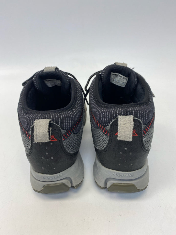 Size 8 Gray/Black Lace-Up Men&