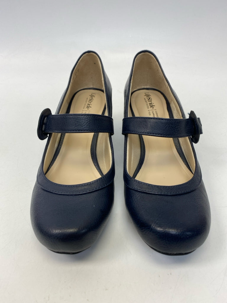 Life Stride US Shoe Size 8.5 Navy Heels