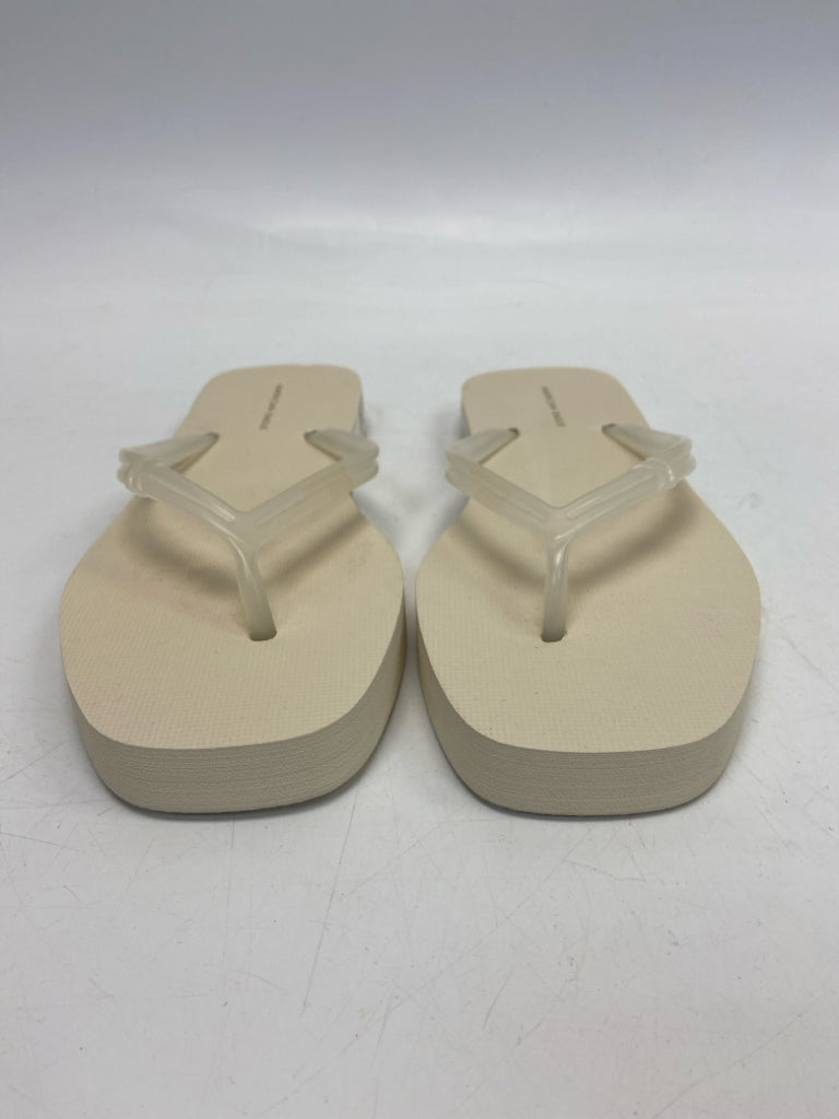 NWOT American Eagle  Size 8 Clear Sandals