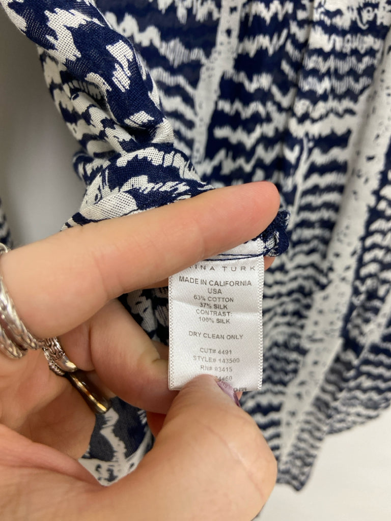 Trina Turk Size M Cream Navy Zig Zag Button Down Ladies Top