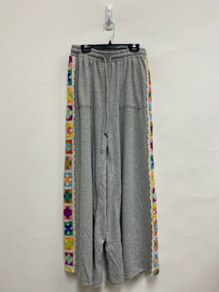 Size M Gray Multi Color Crochet Ladies Pants