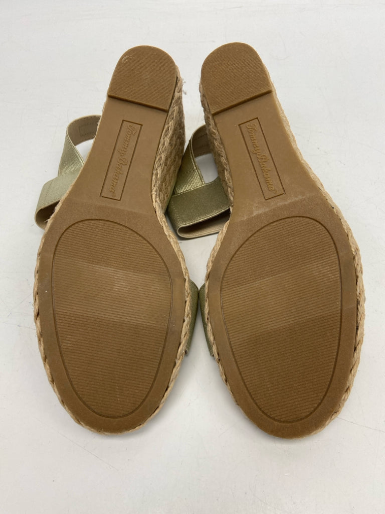 NWOT Tommy Bahama  Size 8 Gold Metallic Sandals