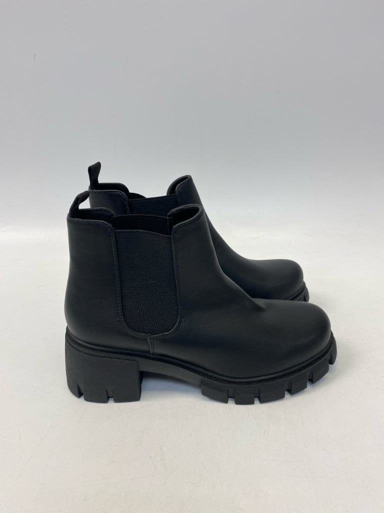 Soda US Shoe Size 9 Black Boots