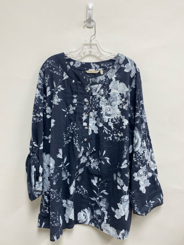 Soft Surroundings  SIZE  1X Dark Gray Gray/White Flowers Plus Size Top