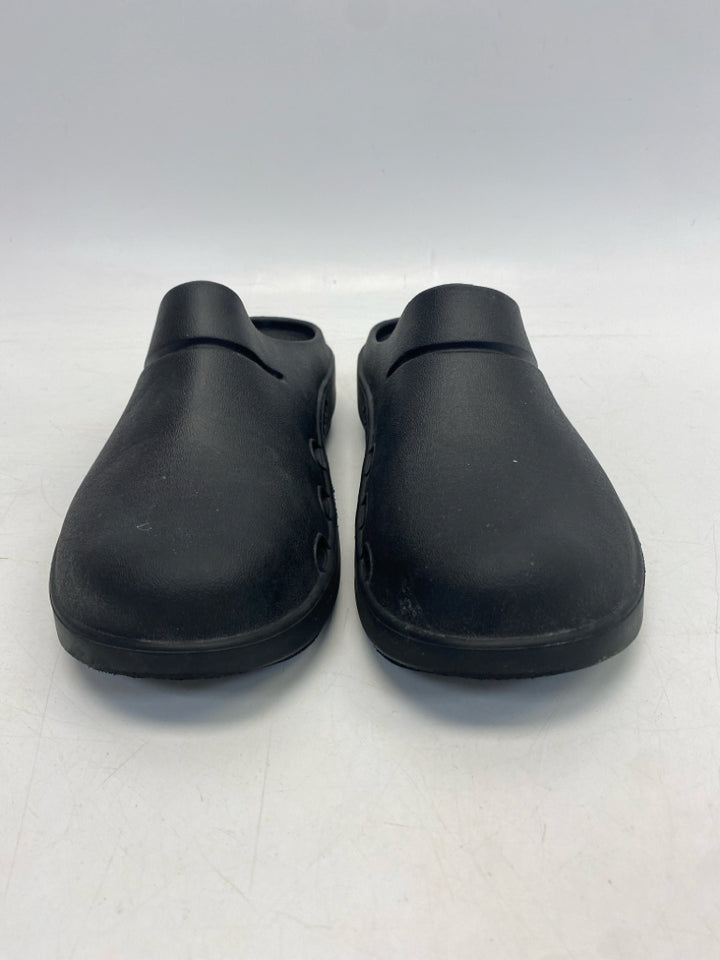 Oofos US Size 9 Black Rubber Clogs