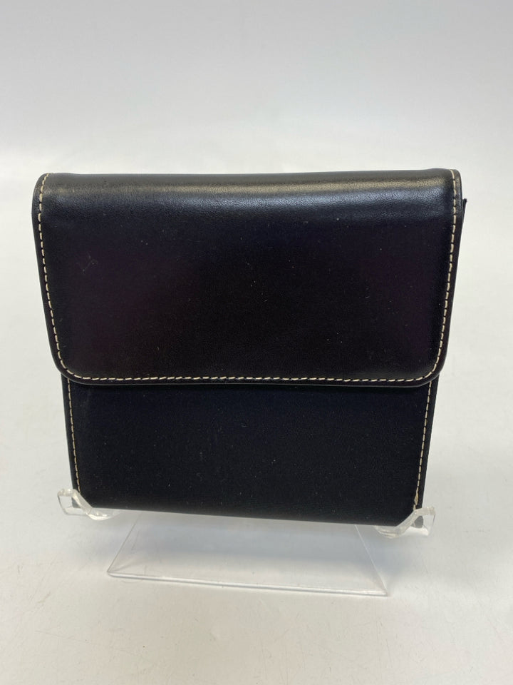 Caslon Black Wallet