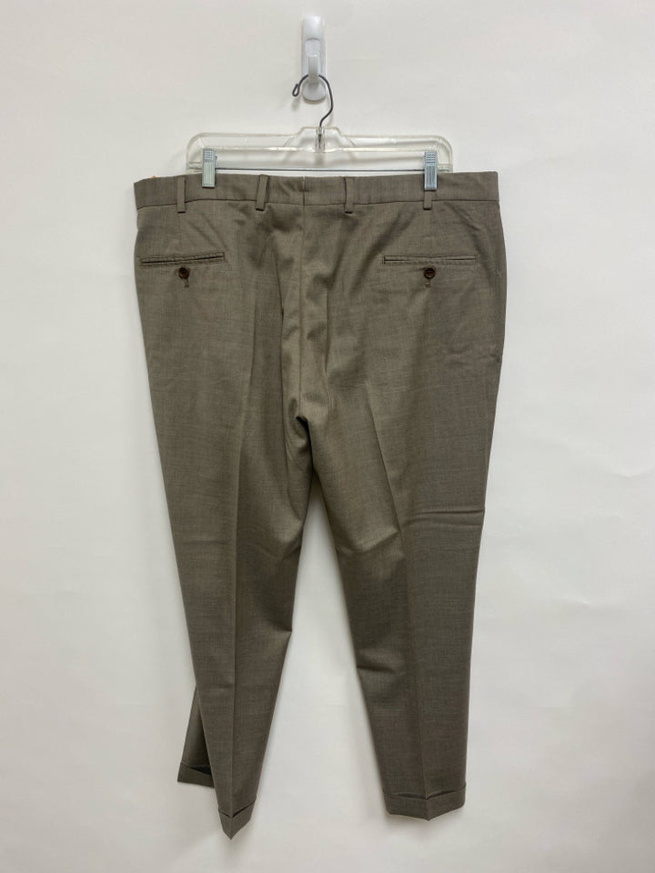 Brooks Brothers Size 40 Taupe Men&