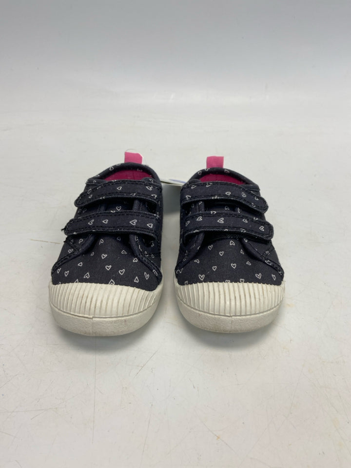 NWT Cat &amp; Jack SIZE 7 Dark Gray White Hearts Girl&
