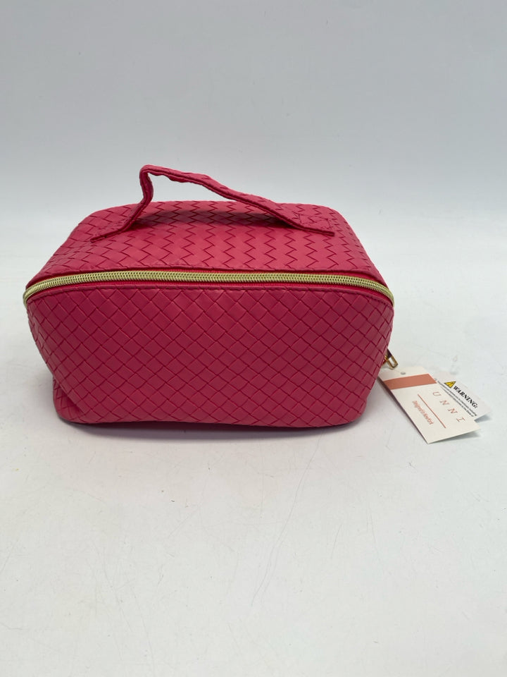 NWT Fuschia Woven Make-up Bag