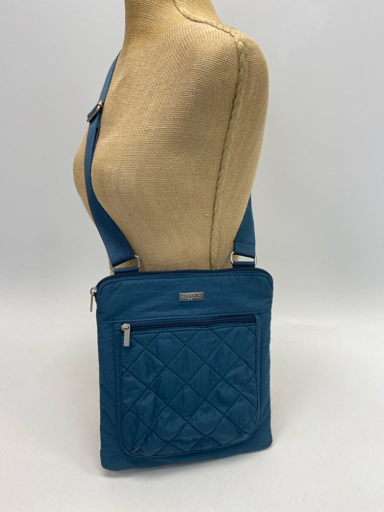 Baggallini Teal Blue Quilted Nylon Crossbody