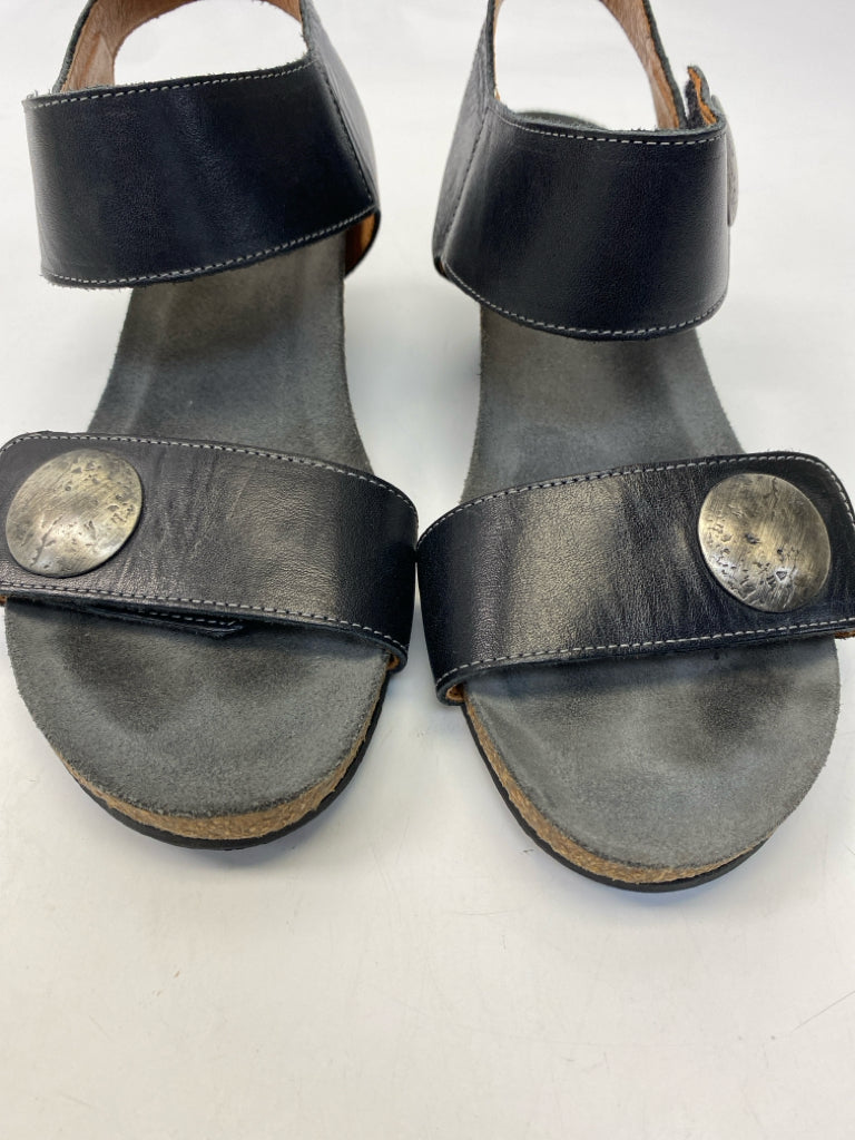 Taos  Size 41 Black Sandals