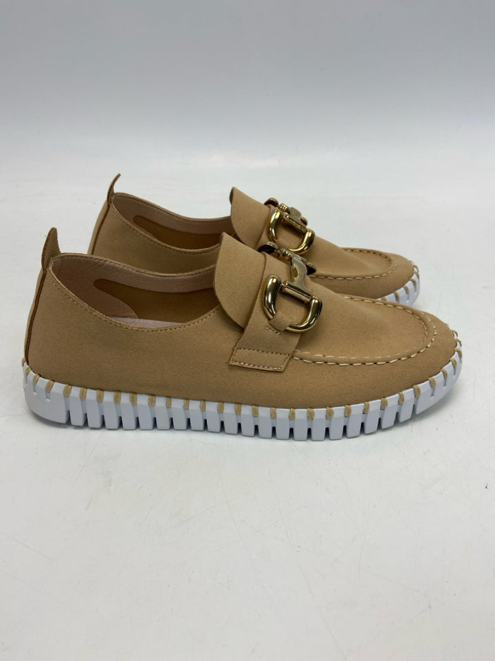 Ilse Jacobsen Hornbaek EU Shoe Size 37 Cream Flats
