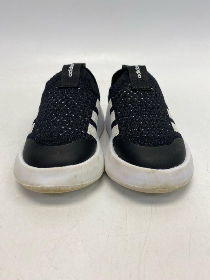 Adidas SIZE 8 Black White Boy&