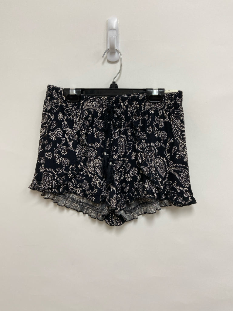 NWT Mudd Size XS Black/White Paisley Pull-on Ladies Shorts