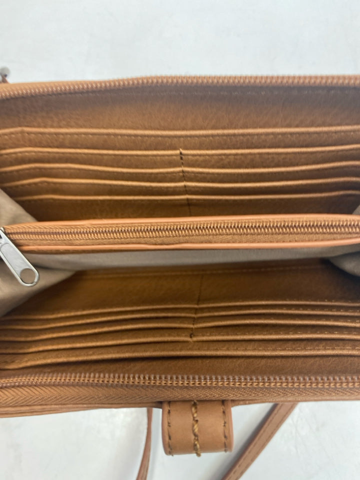 Sak Brown Crossbody