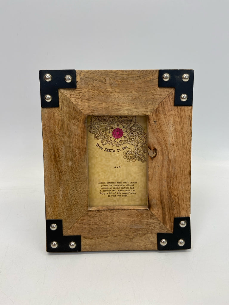 Natural Black/Silver Studded Wood Frame