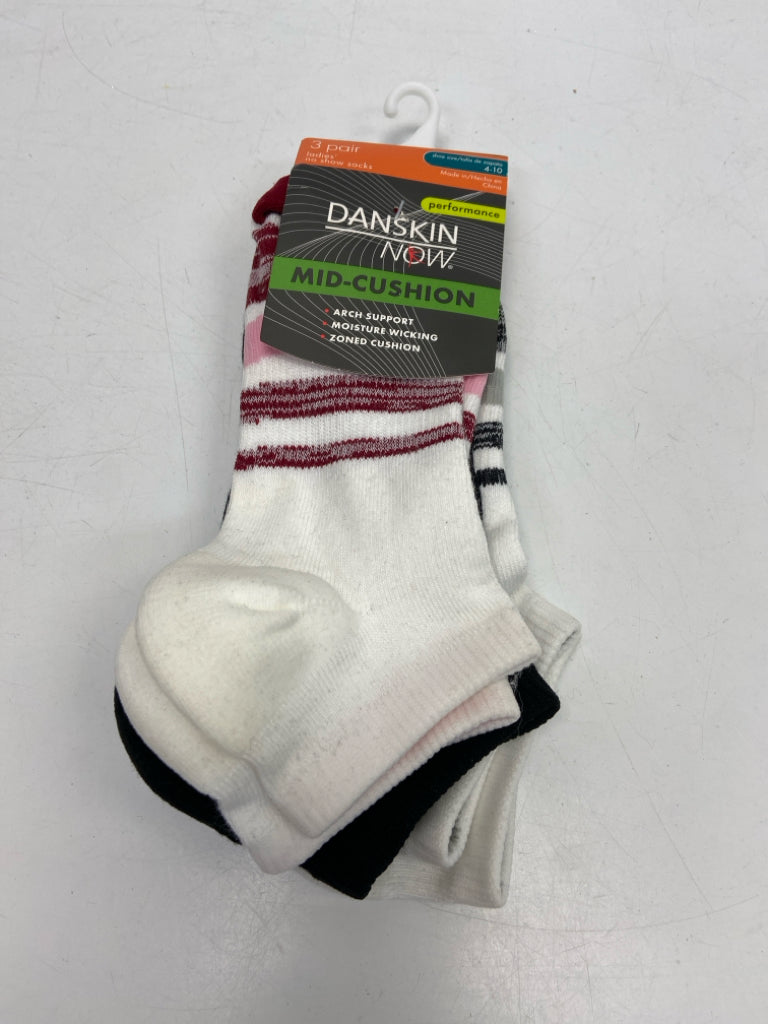 NEW/PKG Danskin Multi Color Socks