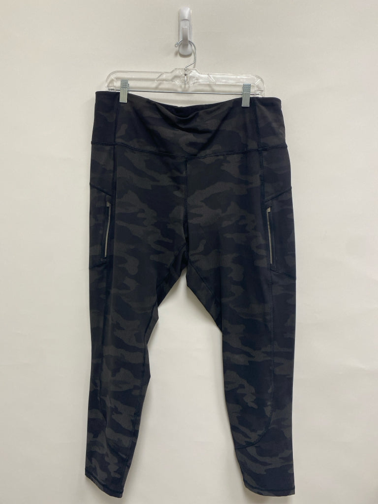 Athleta  SIZE  2X Black Gray Camouflage Plus Size Athletic Legging