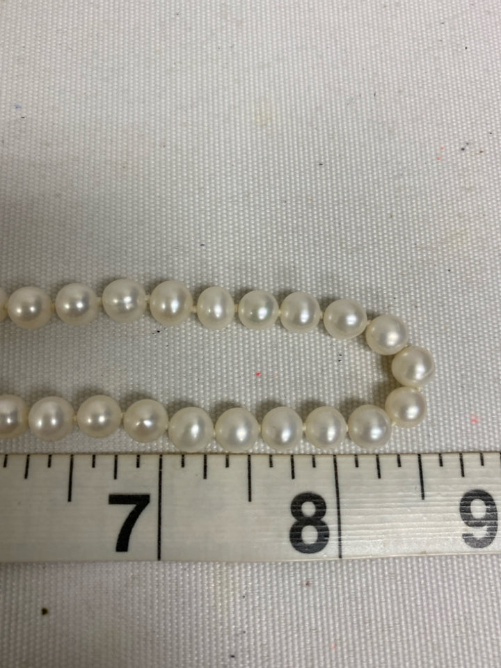 Pearl Gold Color Pearl Necklace