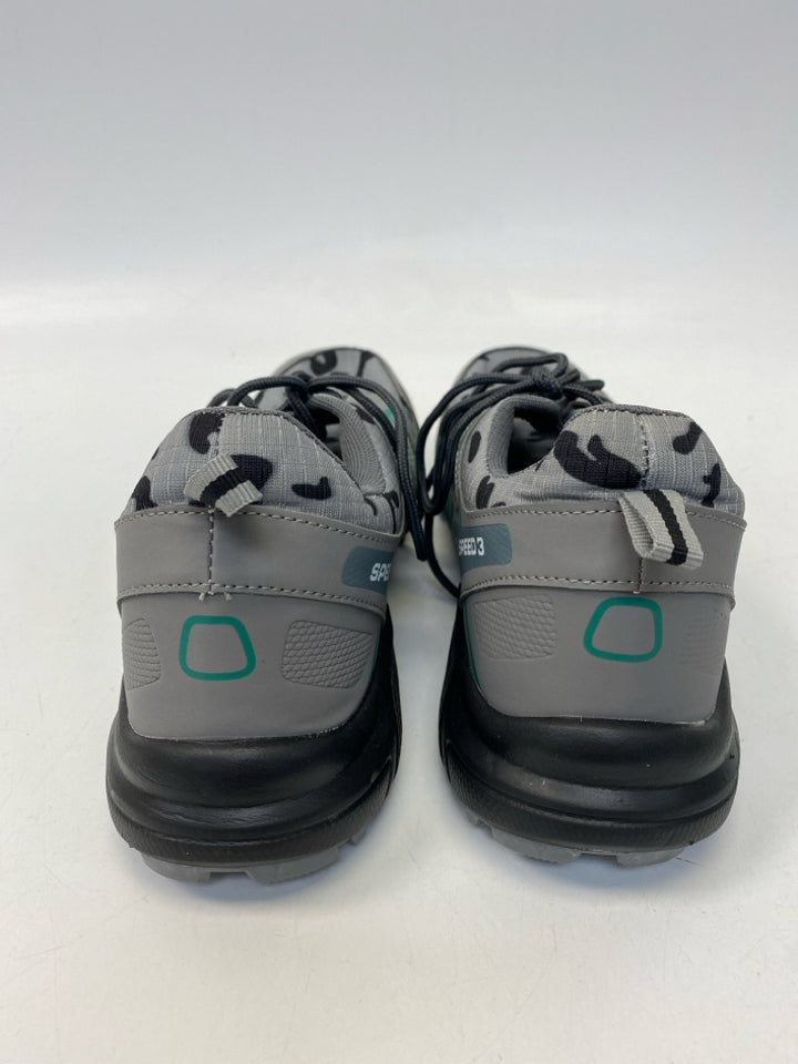 Size 11 Green/Gray Lace-Up Men&