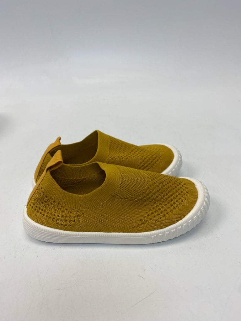 NWOT SIZE 31 Gold Mesh Girl&