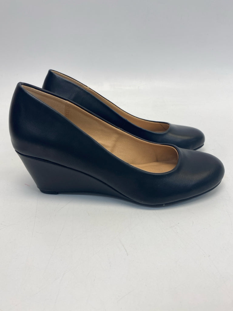 Size 6.5 Black Wedge