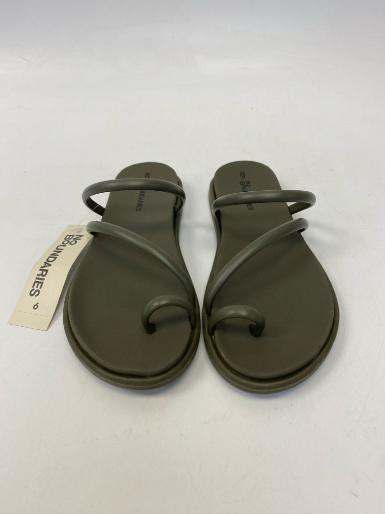NWT No Boundaries  Size 6 Dark Olive Sandals