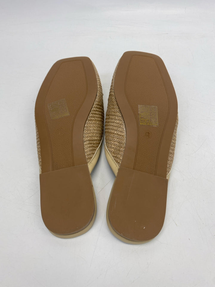 NWOT Shu Shop  Size 6.5 Brown Woven Mules