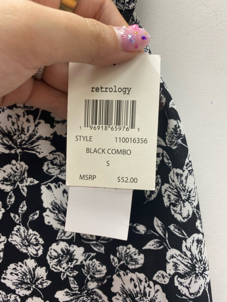 NWT RETRO-ology Size S Black White Flowers Ladies Skirt