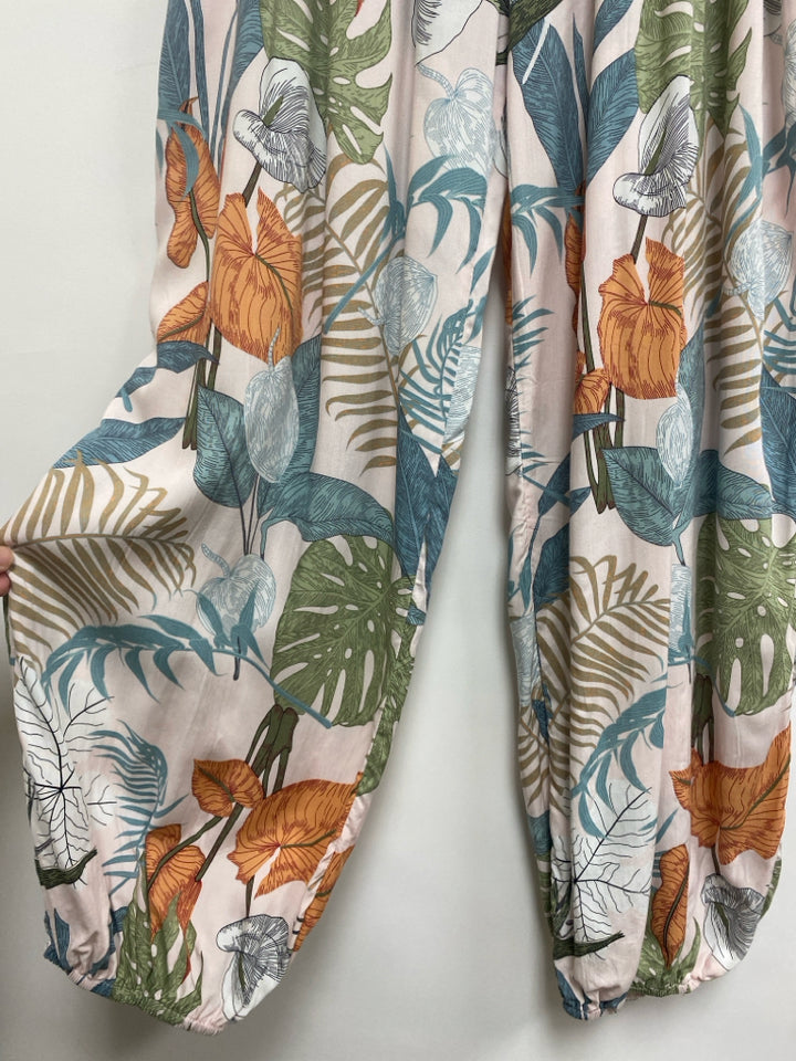 NWT Size S Gray Cream/Blue Leaves Ladies Pants