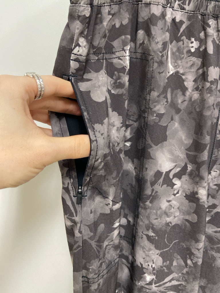 Athleta Size 12 Charcoal Gray Floral Joggers Ladies Pants