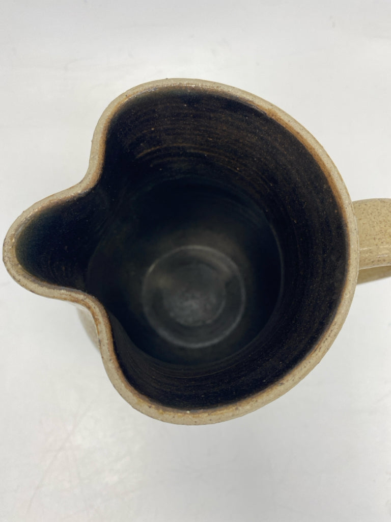 Tan Blue Hearts Pottery Pottery